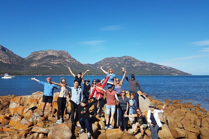4 Day Wild Tasmania Tour / Wildlife, Nature, Hiking / Inc. Accom - Day 3: Bay of Fires beaches, Tasmanian Devil feeding, and arriving in Bicheno early