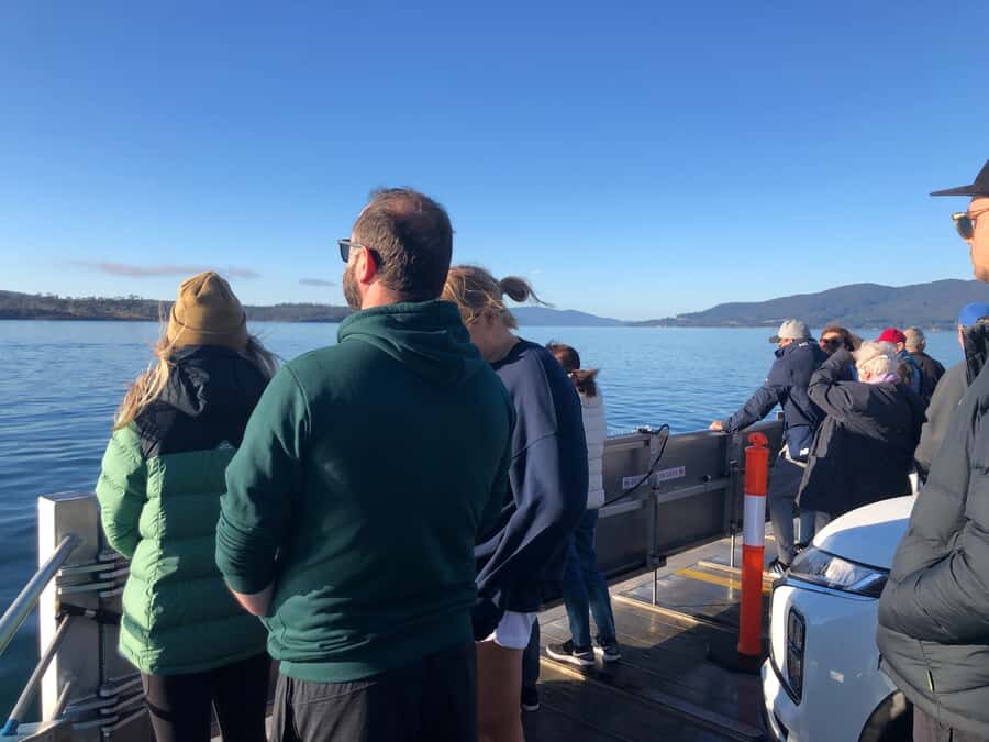 Hobart: Bruny Island Adventure: Hike, Highlights & Tastes - Adventure Bay Lunch: Beach Time, Cafe Options, and Picnic Flexibility