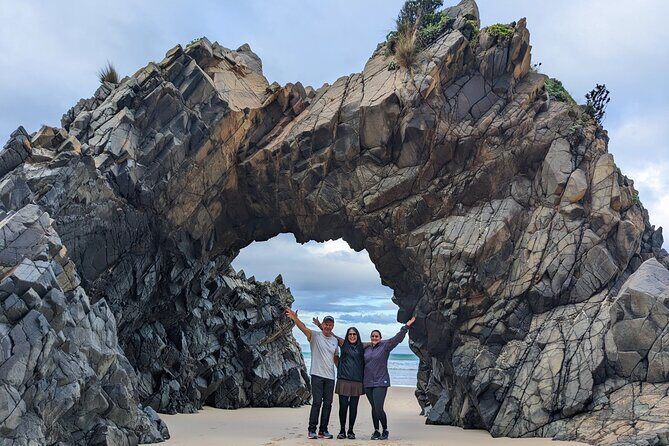 Hobart: Bruny Island Adventure: Hiking, Highlights & Local tastes - Producer stops you’ll actually remember: honey, chocolate, cheese and oysters