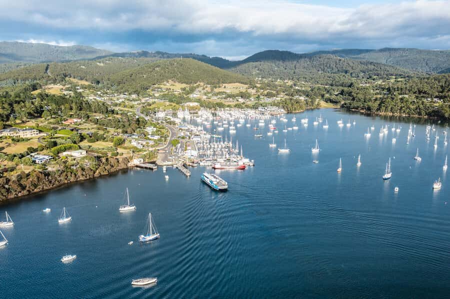 Hobart: Bruny Island Food, Sightseeing & Lighthouse Day Tour - What to Bring (So the Day Feels Easy, Not Miserable)