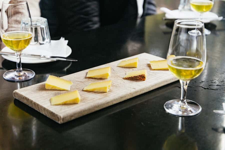 Hobart: Bruny Island Gourmet Sightseeing Day Tour - Bligh Museum and Bruny Island Cheese and Beer Co.: a strong start