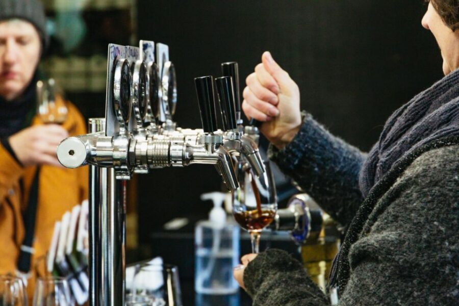 Hobart: Bruny Island Gourmet Sightseeing Day Tour - Pennicott’s beachside lunch at Adventure Bay: oysters plus two drinks
