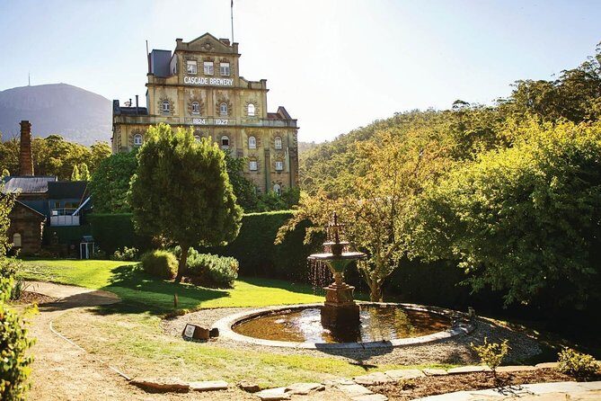 Hobart City Private Charter Service (3 days in advance） - Richmond: walking time, convict-era details, and old church gravitas