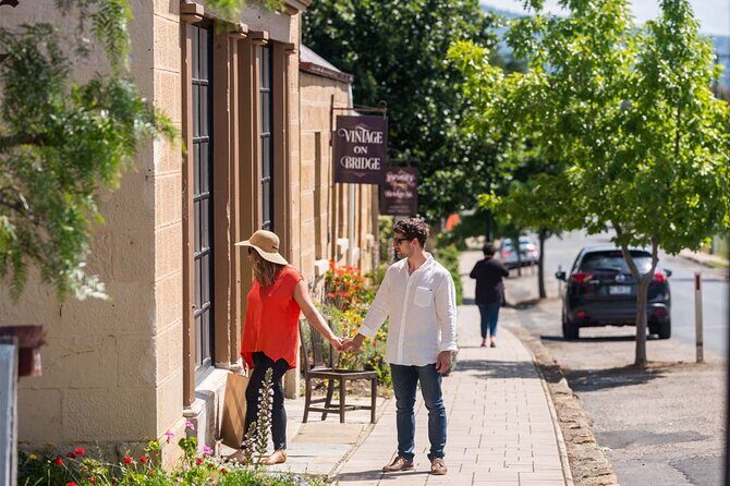 Hobart Hop-On Hop-Off Bus & Richmond Village Tour - A Smart Combo Ticket: Richmond + 48 Hours on the Red Decker Loop