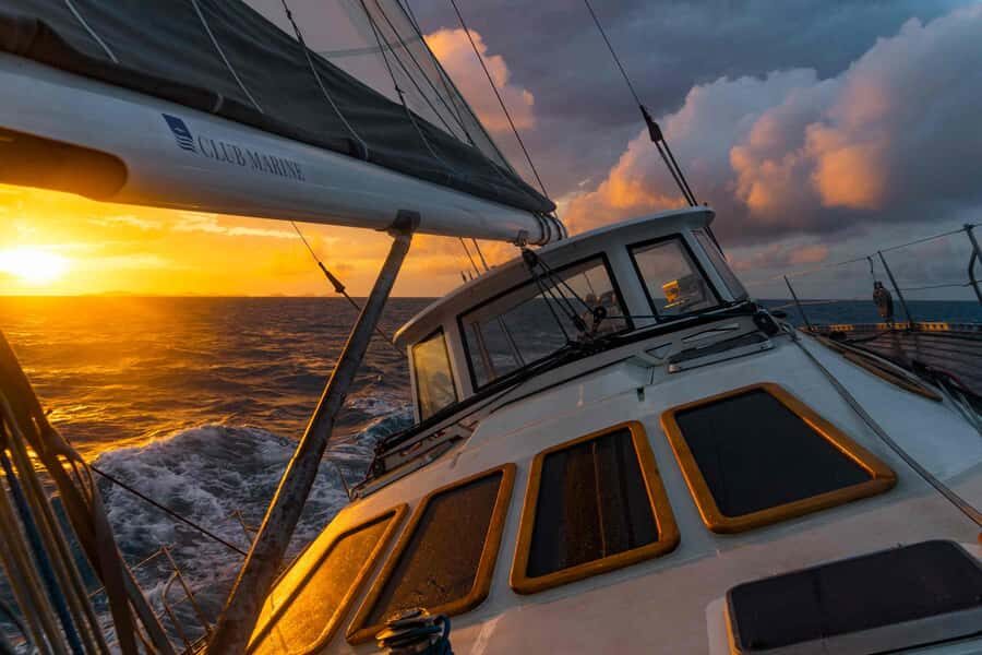 Hobart: Luxury Yacht Scenic Sailing Tour with Snacks - Key things I’d bet on before you book