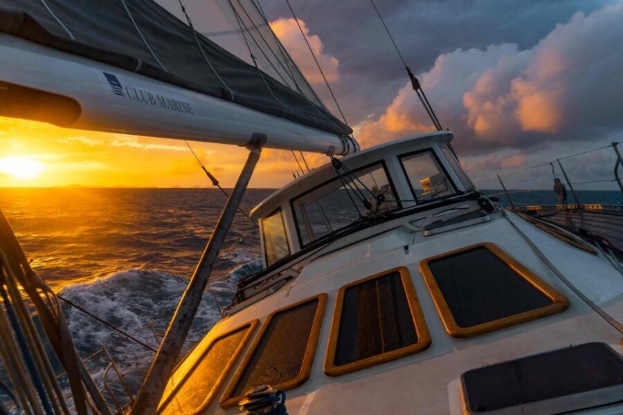 Hobart: Luxury Yacht Scenic Sailing Tour with Snacks - Luxury Feel Without Feeling Overdone