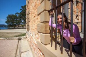 Hobart: Port Arthur, Richmond & Tassie Devil - Active Tour - Tasman Peninsula viewpoints: Pirates Bay, Waterfall Bay clifftops, and Tasman Arch