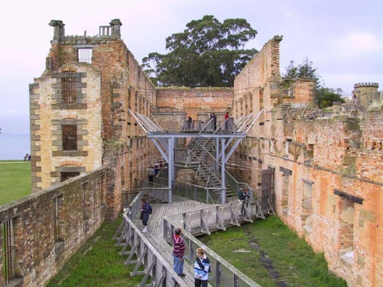 Hobart: Port Arthur & Tasman Park Full-Day Trip with Cruise - Crossing the coal and convict heartland: Richmond, Eaglehawk Neck, and quick photo stops