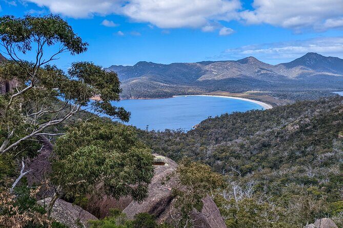 Hobart to Launceston via Wineglass Bay - Active Tour - Cape Tourville Lighthouse Walk: short, easy, and fast 360-degree views