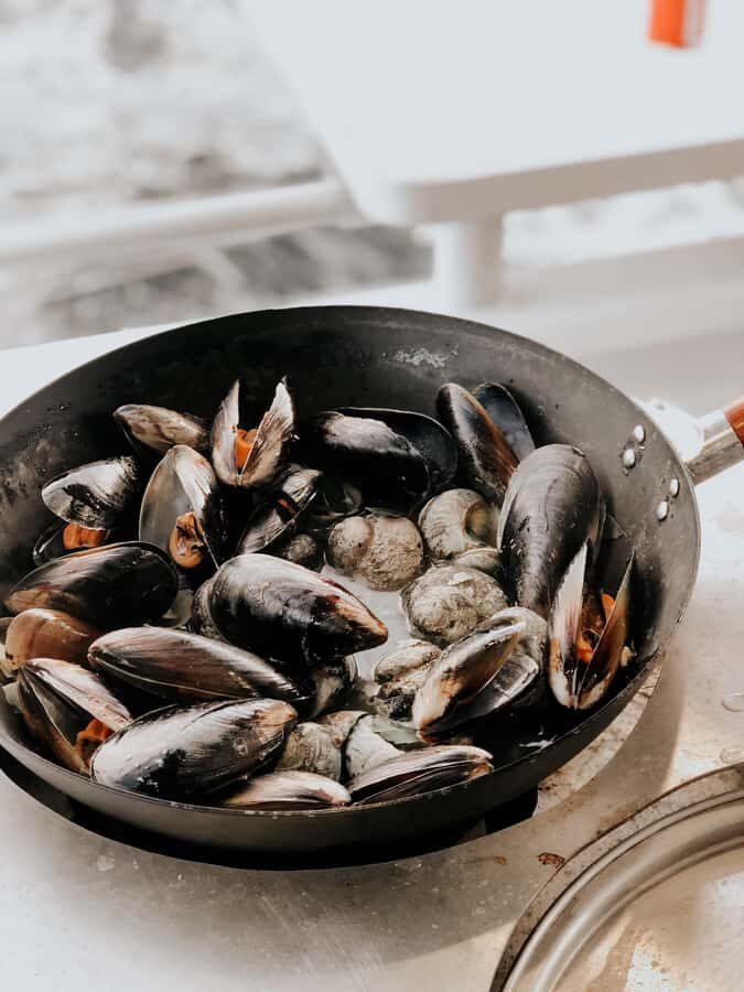 Hobart: Ultimate Seafood Cruise on a Spacious Catamaran - The seafood show: 7 species, including live wild harvest