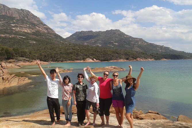 Hobart: Wineglass Bay & Freycinet National Park - Active Day Tour - Devil’s Corner Cellar Door: wine and oysters on the way back