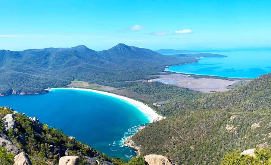 Hobart: Wineglass Bay, Freycinet Park, and Richmond Tour - The Wineglass Bay Lookout walk: what to expect and how to prep