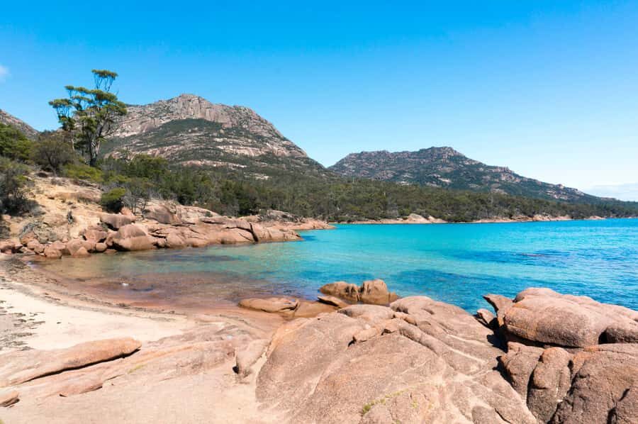 Hobart: Wineglass Bay, Freycinet Park, and Richmond Tour - Honeymoon Bay and Cape Tourville: views without more effort