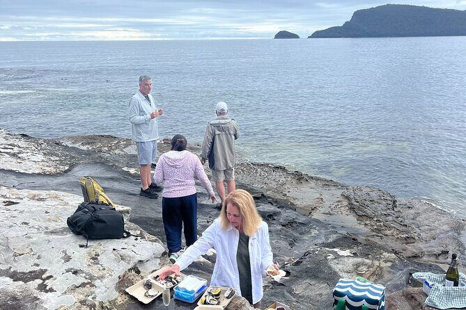 Private Bruny Island Discovery Tour - Stop 2: Bruny Island Cheese Company—artisan cheese plus a beach-style break