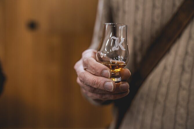 Private Tassie Distillery Tour - Tastings, Lunch and Morning Tea - Tastings + lunch: how the tour avoids the usual alcohol-slogging problem