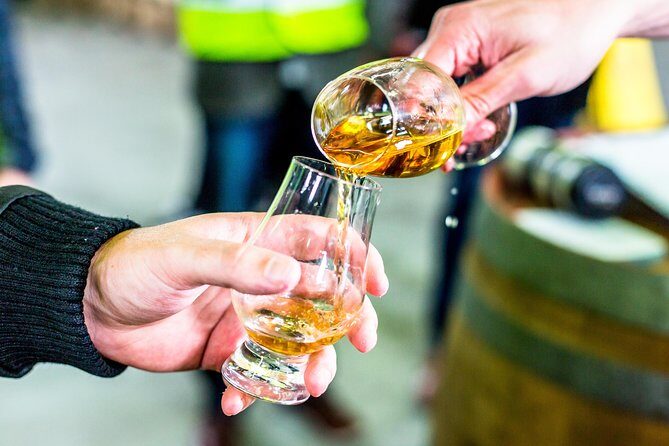 Tasmanian Premium Wine Tour with Tasmanian Cheese Platter - The cheese platter: why it matters (and how to use it)